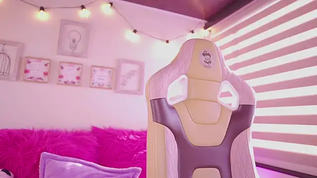 Snapshot of tommy_blue chatting on April 2026 11:26:02 AM tommy blue online show from April 2026 11:26:02 AM