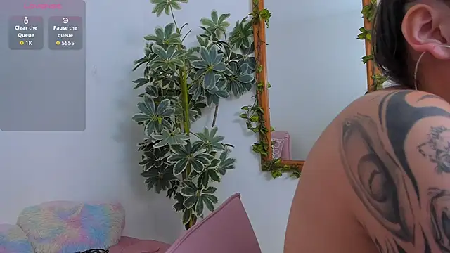 SaskiaGrendel online show from February 2026 12:06:01 AM