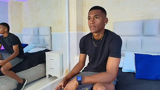 LexiAndDeker online show from October 2025 05:10:02 PM