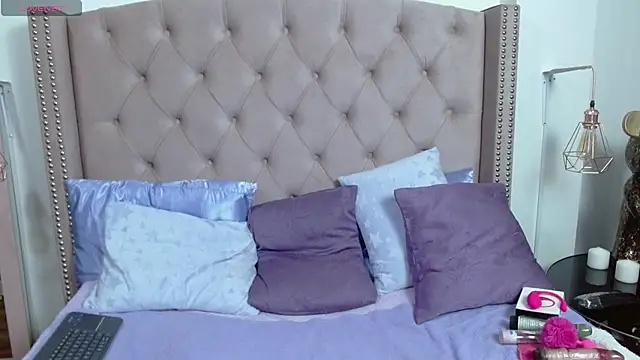 Snapshot of scarlettbooty chatting on March 2025 06:32:01 AM scarlettbooty online show from March 2025 06:32:01 AM