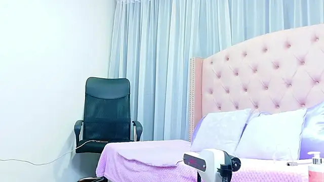 Snapshot of scarlettbooty chatting on October 2025 02:22:02 AM scarlettbooty online show from October 2025 02:22:02 AM