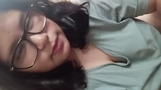 Snapshot of Maferyale chatting on February 2026 07:17:01 AM Maferyale online show from February 2026 07:17:01 AM