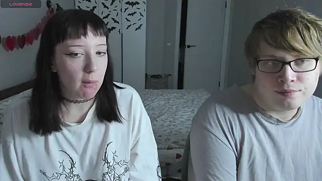 JayMollyy online show from April 2026 04:12:02 PM