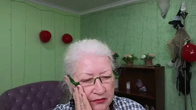 Snapshot of Maya_Mayflower chatting on March 2025 03:28:02 PM Maya Mayflower online show from March 2025 03:28:02 PM