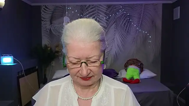 Snapshot of Maya_Mayflower chatting on March 2025 12:20:01 PM Maya Mayflower online show from March 2025 12:20:01 PM