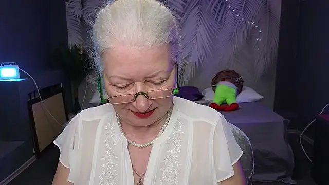 Snapshot of Maya_Mayflower chatting on March 2025 03:24:01 PM Maya Mayflower online show from March 2025 03:24:01 PM