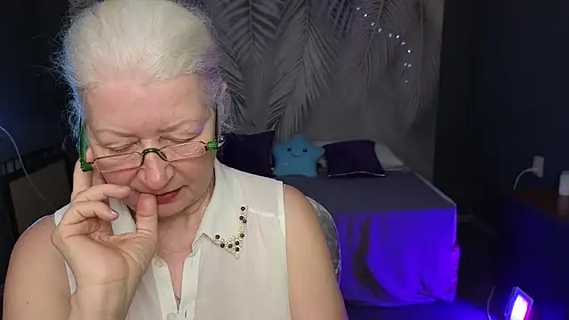 Snapshot of Maya_Mayflower chatting on March 2025 02:43:02 PM Maya Mayflower online show from March 2025 02:43:02 PM