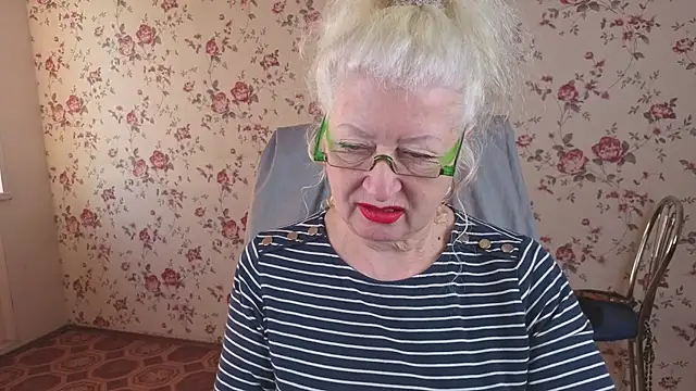 Snapshot of Maya_Mayflower chatting on October 2025 04:04:01 AM Maya Mayflower online show from October 2025 04:04:01 AM