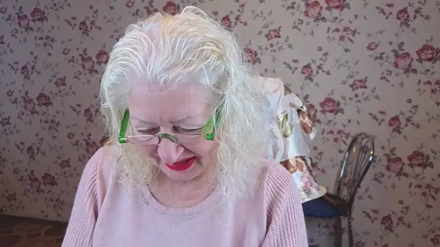 Snapshot of Maya_Mayflower chatting on October 2025 04:13:01 AM Maya Mayflower online show from October 2025 04:13:01 AM