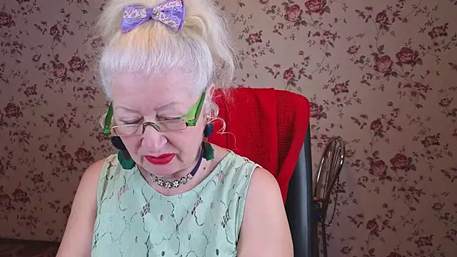 Maya Mayflower online show from November 2025 04:11:01 AM