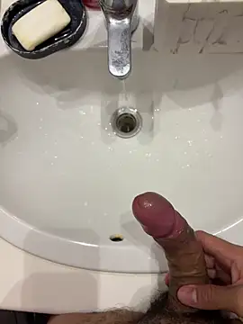 Snapshot of Runstat chatting on October 2025 03:05:02 PM Runstat online show from October 2025 03:05:02 PM