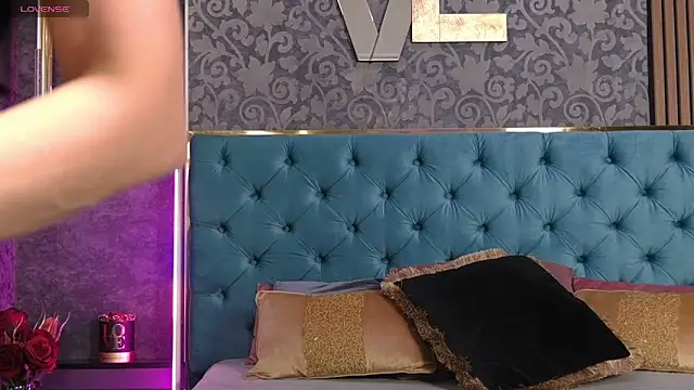 Vanessao1 online show from May 2026 07:25:01 AM