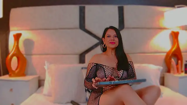 Snapshot of MonserratLane chatting on March 2025 08:04:01 PM MonserratLane online show from March 2025 08:04:01 PM