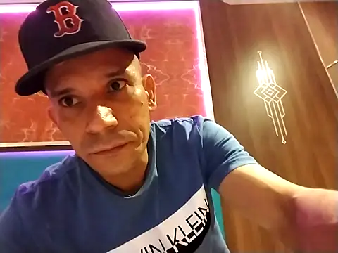 Snapshot of karlossan24 chatting on February 2026 03:14:02 AM karlossan24 online show from February 2026 03:14:02 AM