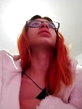 KratosAfroditacs online show from March 2025 12:05:01 AM