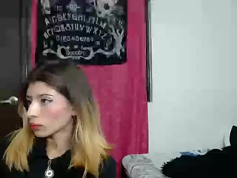 Snapshot of KratosAfroditacs chatting on February 2026 09:07:01 PM KratosAfroditacs online show from February 2026 09:07:01 PM