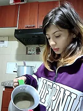 Snapshot of KratosAfroditacs chatting on February 2026 01:12:02 PM KratosAfroditacs online show from February 2026 01:12:02 PM