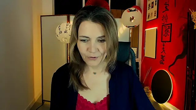 NicoleHitman online show from April 2026 01:11:01 PM