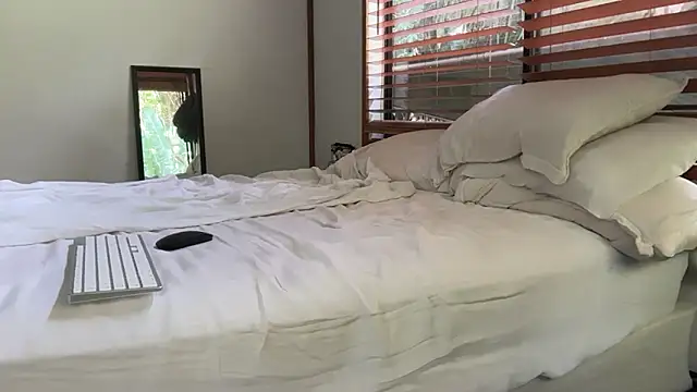 Snapshot of pleasuresponge chatting on December 2025 02:30:02 AM pleasuresponge online show from December 2025 02:30:02 AM