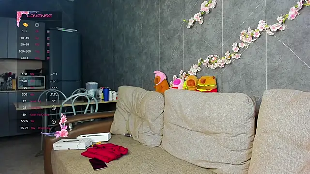 Snapshot of EvaTheHeart chatting on September 2025 10:27:01 AM EvaTheHeart online show from September 2025 10:27:01 AM