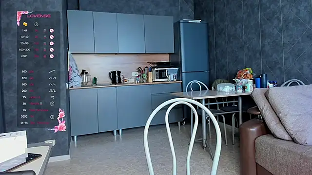 Snapshot of EvaTheHeart chatting on October 2025 08:10:01 AM EvaTheHeart online show from October 2025 08:10:01 AM