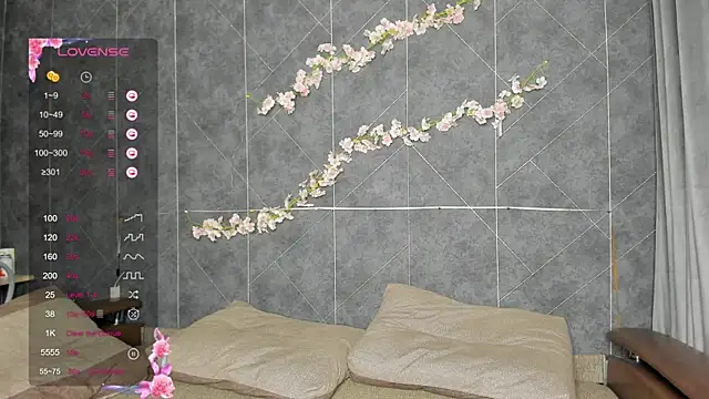 Snapshot of EvaTheHeart chatting on November 2025 12:30:01 AM EvaTheHeart online show from November 2025 12:30:01 AM