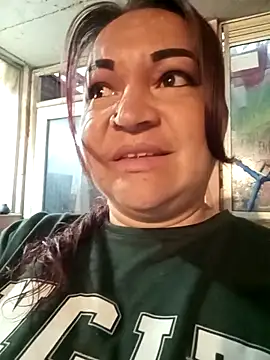 isis milove online show from April 2026 11:11:01 AM