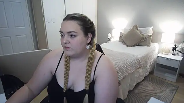 Snapshot of Neytjie chatting on November 2025 06:07:01 PM Neytjie online show from November 2025 06:07:01 PM