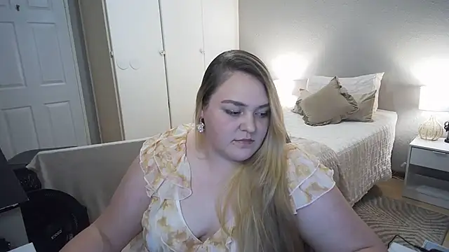 Snapshot of Neytjie chatting on November 2025 05:47:02 PM Neytjie online show from November 2025 05:47:02 PM
