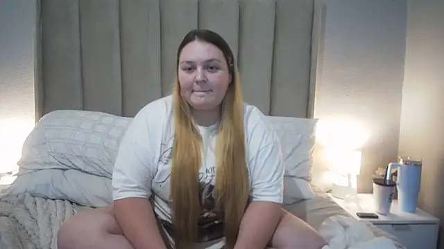 Snapshot of Neytjie chatting on May 2026 05:20:02 PM Neytjie online show from May 2026 05:20:02 PM