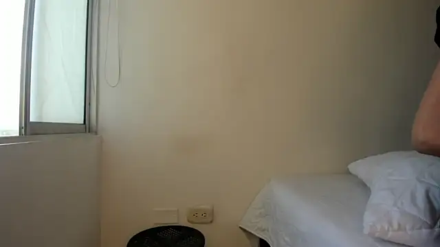 cowmarce online show from December 2025 11:58:02 AM