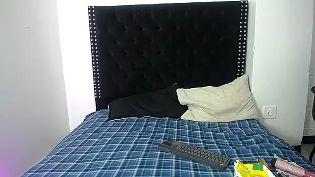 Ayliinn  online show from March 2025 03:37:01 AM