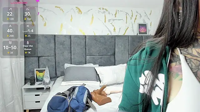 Cristal Velle online show from November 2025 01:00:02 PM