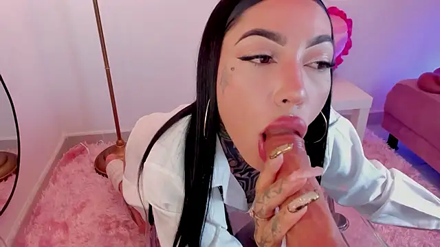 Snapshot of Dani_Valen chatting on October 2025 08:20:01 PM Dani Valen online show from October 2025 08:20:01 PM