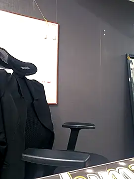 Isabella Varella online show from October 2025 01:06:01 AM