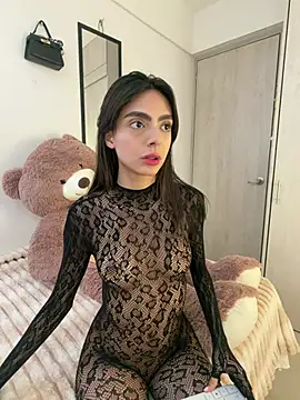 ZaraLuuv online show from March 2026 06:02:01 PM