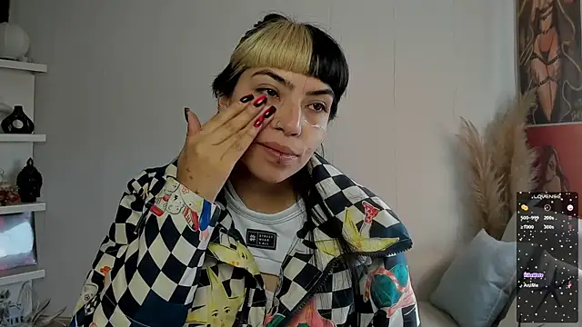 Saraa Desiree online show from September 2025 12:38:01 PM