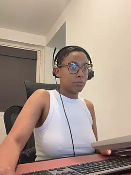 Melia Rayne online show from May 2026 10:32:02 AM