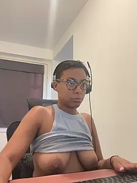 Snapshot of Melia_Rayne chatting on July 2026 09:15:02 AM Melia Rayne online show from July 2026 09:15:02 AM