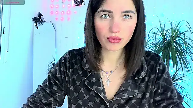 neferutt online show from November 2025 10:59:01 AM