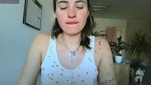 neferutt online show from February 2026 11:51:01 AM