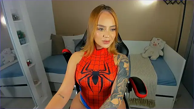 Snapshot of ValentinaMilann chatting on October 2025 12:31:02 AM ValentinaMilann online show from October 2025 12:31:02 AM