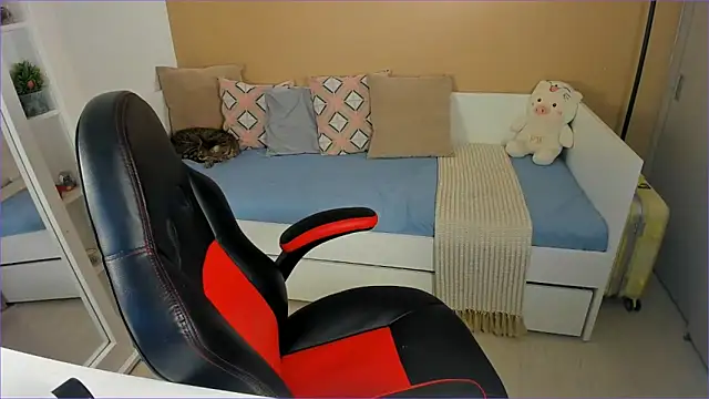 Snapshot of ValentinaMilann chatting on November 2025 07:29:02 PM ValentinaMilann online show from November 2025 07:29:02 PM