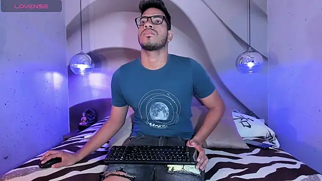 Snapshot of ETHAN_DRAVEN chatting on September 2025 06:57:02 PM ETHAN DRAVEN online show from September 2025 06:57:02 PM