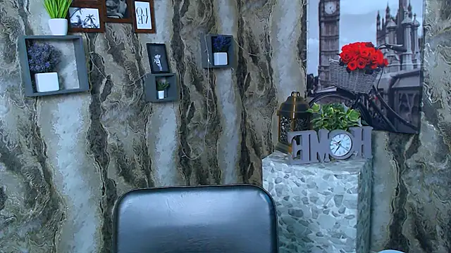 Snapshot of _MiraGold_ chatting on December 2025 07:28:01 AM MiraGold online show from December 2025 07:28:01 AM