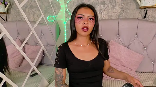 Snapshot of Devil_AliceXo chatting on October 2025 08:50:02 PM Devil AliceXo online show from October 2025 08:50:02 PM