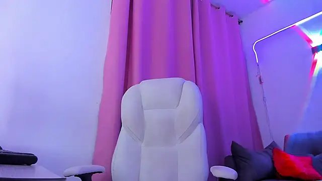 gaaby foxx online show from October 2025 01:19:01 PM