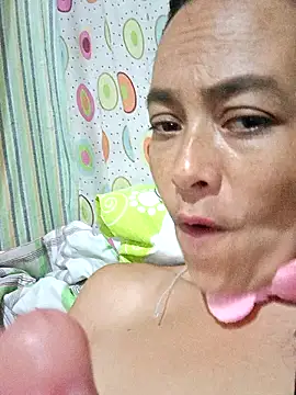 Snapshot of sarayulith chatting on November 2025 03:56:02 PM sarayulith online show from November 2025 03:56:02 PM