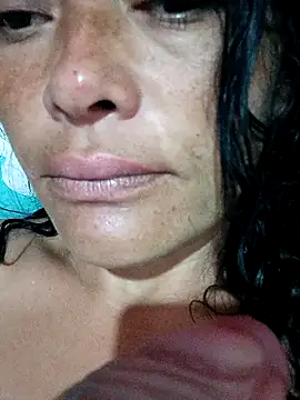 Snapshot of sarayulith chatting on April 2026 10:09:02 AM sarayulith online show from April 2026 10:09:02 AM