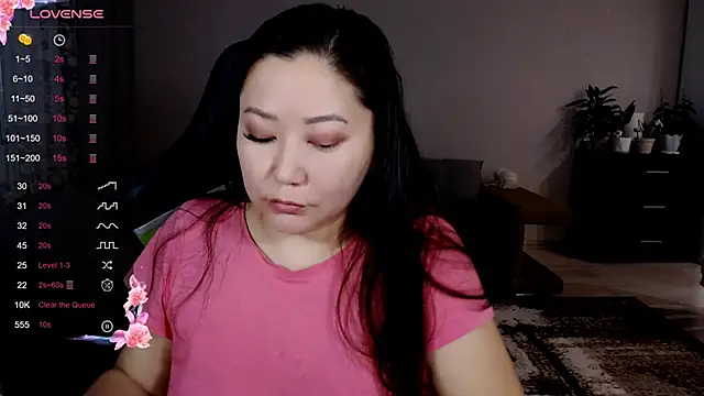 Snapshot of LisaAsianFlower chatting on October 2025 01:04:02 AM LisaAsianFlower online show from October 2025 01:04:02 AM